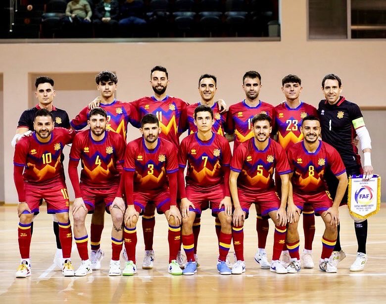 CFSEixample's tweet photo. #ClubCFSE 🌍
El Pol Villalta es troba aquests dies a Moldàvia concentrat amb la Selecció Absoluta d’Andorra 🇦🇩, disputant dos partits contra el combinat local, dins la preparació per al Pre-Europeu d’abril de la @UEFAFutsal.
🧶⤵️ https://t.co/Tlar0YSg7O