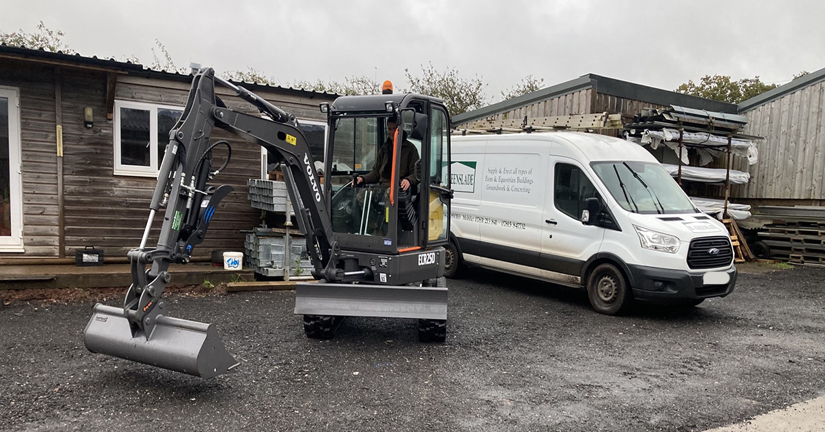 New machinery #sold ready for #2024! R Greenslade Building with their brand new @SMT_GB #Volvo ECR25D 💪
#construction #building #excavator #digger #builders
