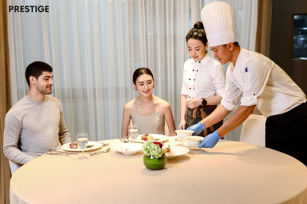 Prestige_Mag's tweet photo. Prestige Indonesia x @InterConJakarta : A Culinary Oasis with Chef Yvonne Meiwing

Watch more on YouTube:
https://t.co/cMsFmqc6dy

#PrestigeIndonesia #ICJakarta #ICJakartaPondokIndah #InterContinentalJakarta https://t.co/mzmW84TSuG