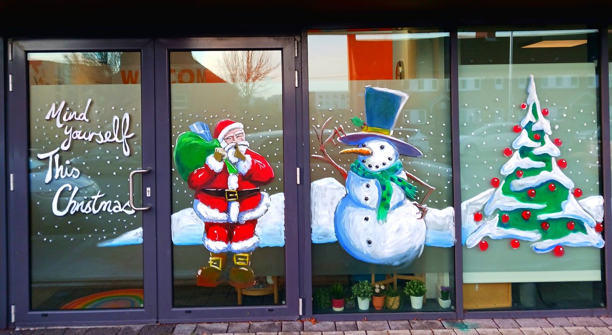 Our two Jigsaw Dublin City hubs wanted to spread a bit of seasonal cheer to service users and passers-by, this Christmas ⛄ Shout out to Cian @cianmekart who painted these scenes with the simple message for people to mind themselves this season 🎄