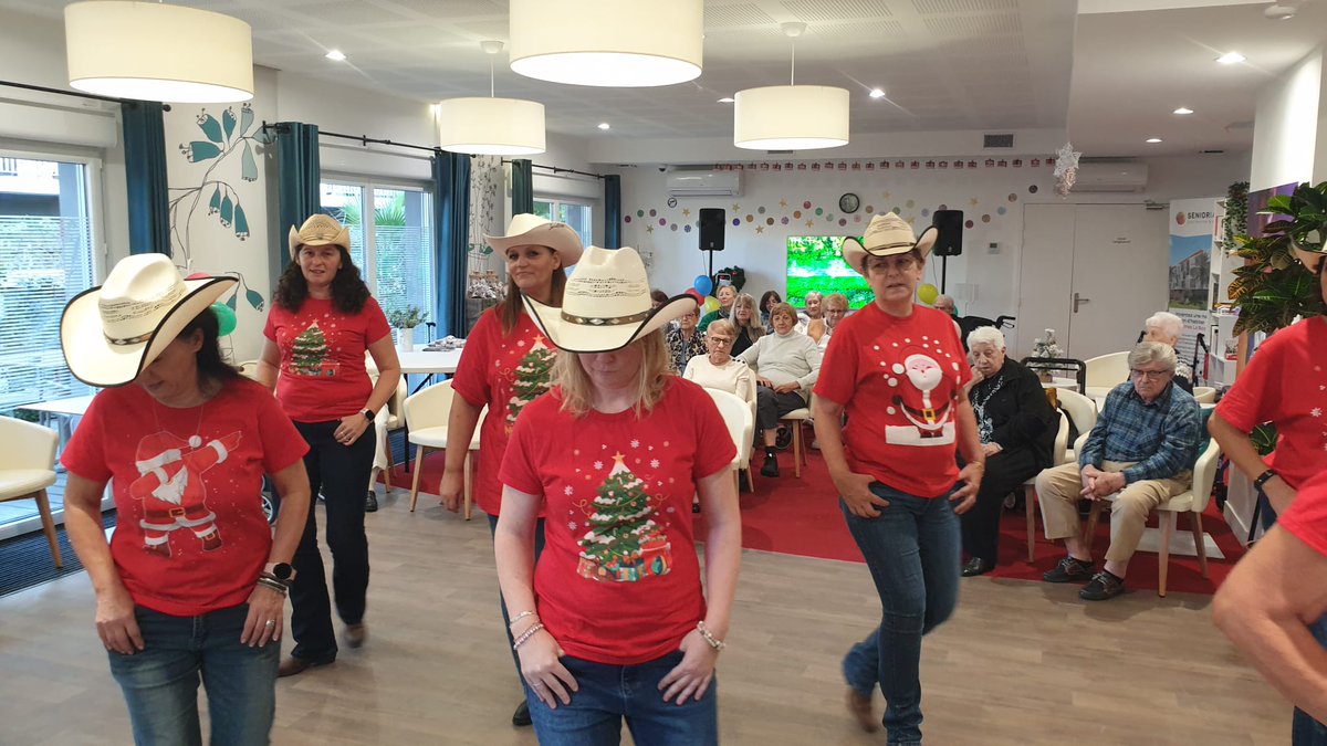 Plus que 10 petits jours avant Noël ! 🎅

Nos #résidents se sont déjà plongés dans l’ambiance festive avec différentes activités !