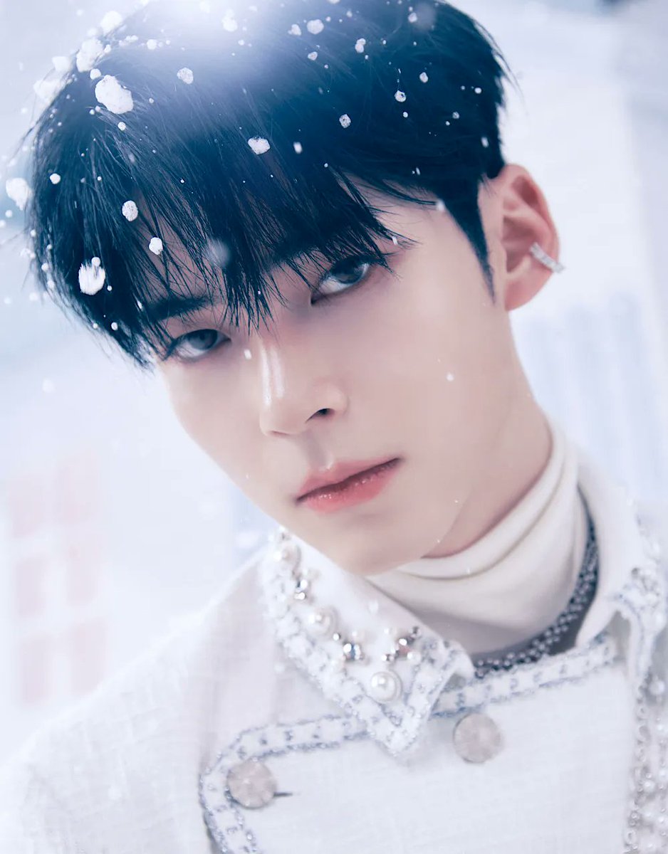 CanCam exclusive 10 question - Hanbin

Q1. What nickname you want your fans to call you?
🐹🐱: Hanbin, bingbing

Q2. How would you describe your personality using three hashtags?
🐹🐱: # Nice # Kindness # Delicate

Q3. What is your charm?
🐹🐱: I am more charming than you think~
