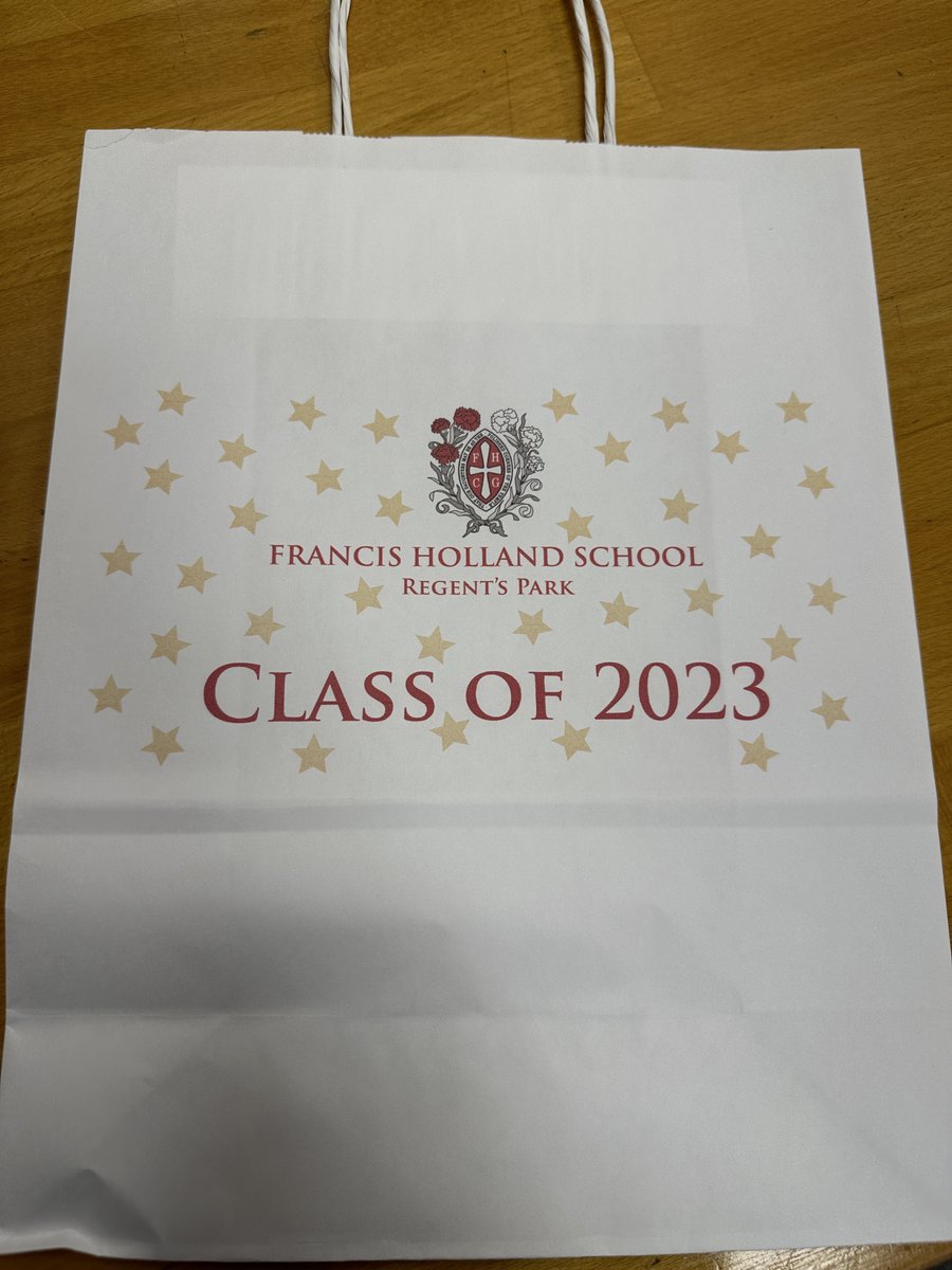 FHSRegentsPark's tweet photo. Lovely to welcome some of our recent Class of 2023 leavers back to FHS last night to collect their A Level certificates and enjoy a catch up in the library! #FHSAlumni #FHSCommunity #Classof2023 https://t.co/qEXzZQ4mz3