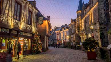 Out & about in Brittany this Christmas as we uncover the hidden gems & festive events in and around Brittany
See pg20 of VIE mag’s Christmas edition vie-mag.com/vie-mag-editio…
#ChristmasInBrittany #FestiveEvents #BrittanyAdventures
#CharmingVillages #VIEmagEdition14 #VIEmag