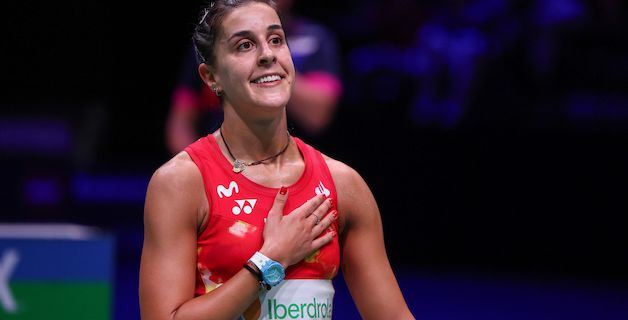 🏸 Con su segunda victoria consecutiva en la fase de grupos, @CarolinaMarin se asegura el pase a semifinales del #BWFWorldTourFinals2023.

✨Mañana, ya clasificada para la semifinal, se medirá con Chen Yu Fei 🇨🇳 .

#PuedoPorquePiensoQuePuedo