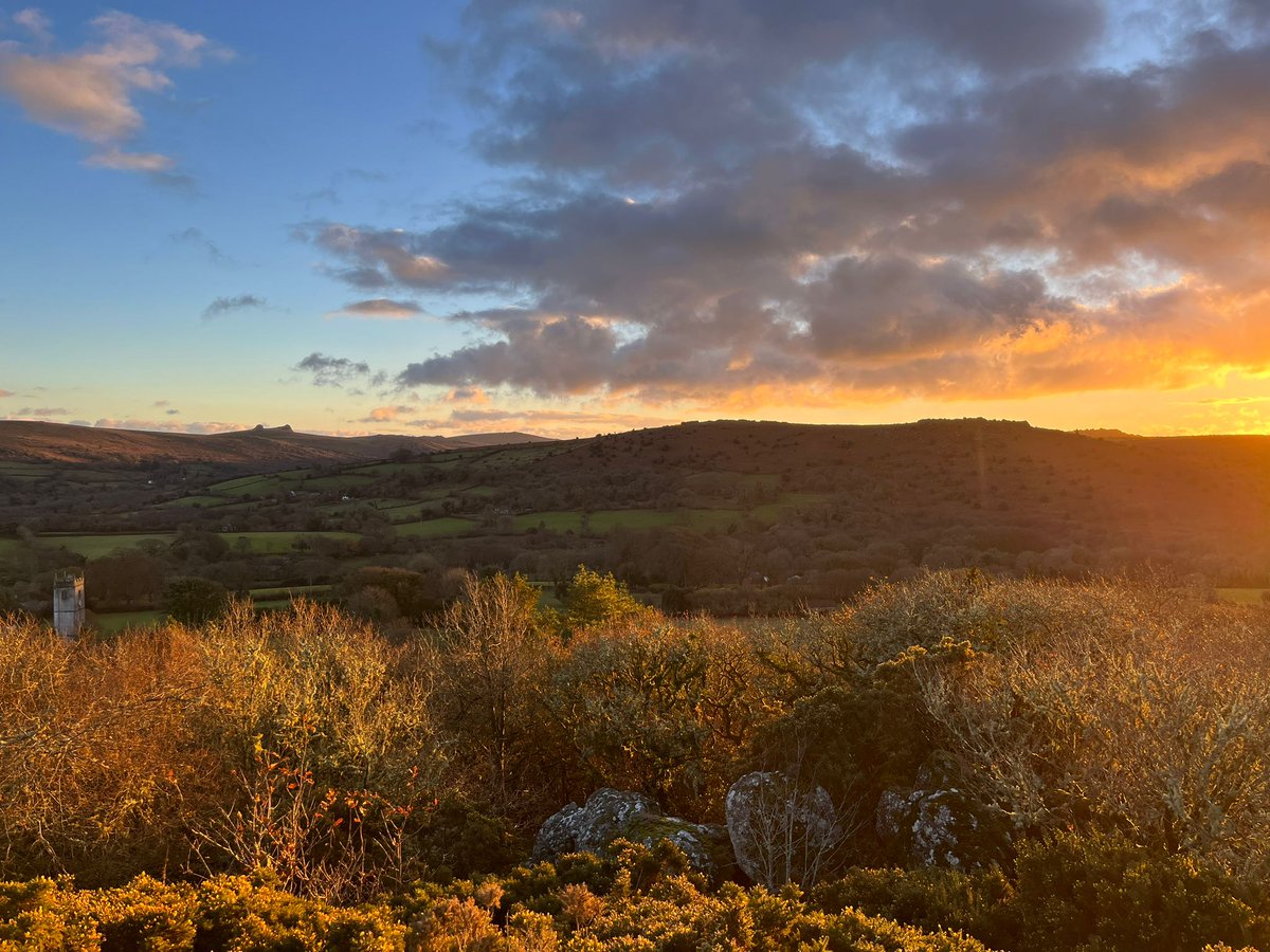 HolidayDartmoor's tweet photo. Manaton Rocks on Dartmoor yesterday afternoon: https://t.co/5iIbkX2vD9
