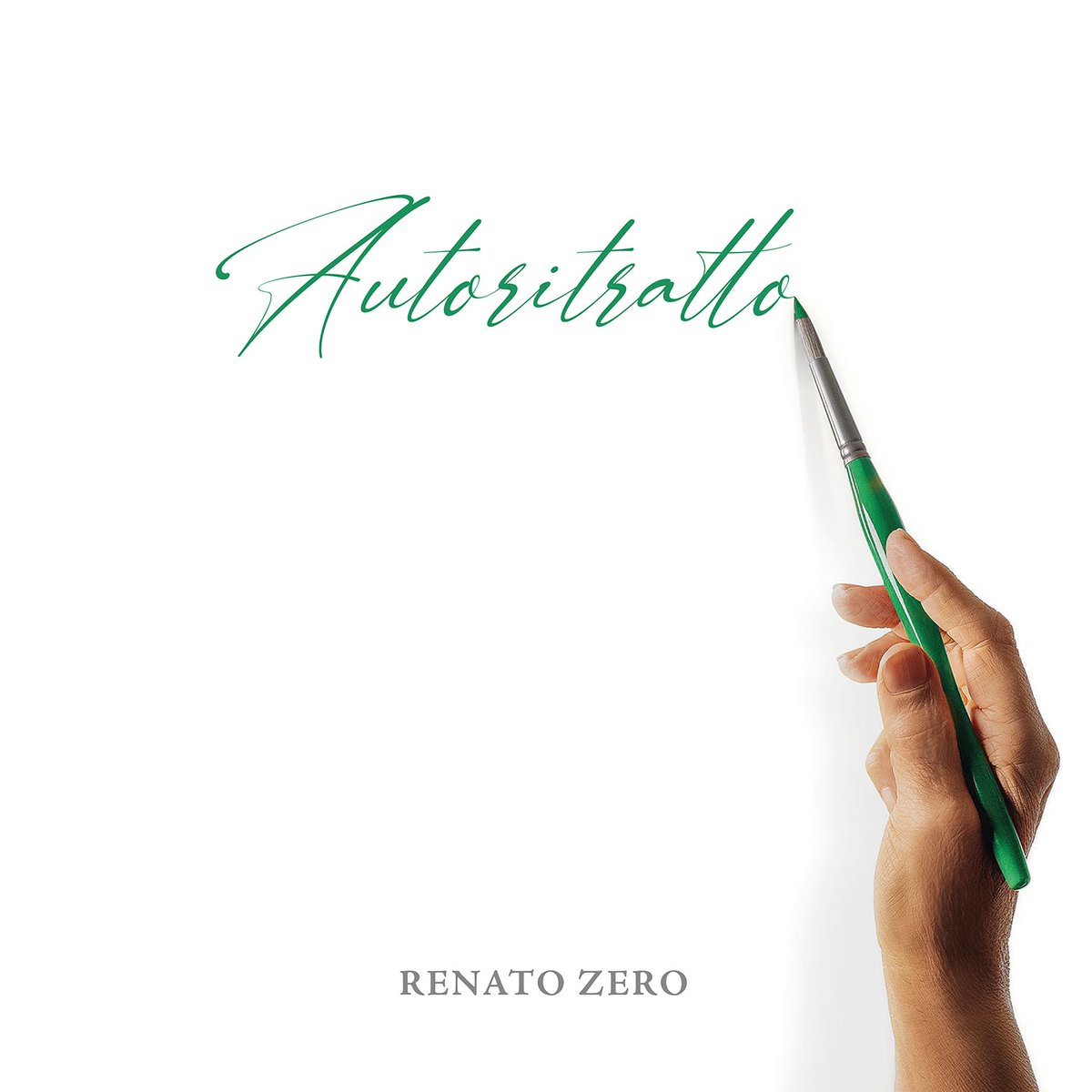 renatozer0's tweet photo. Mettere a fuoco i propri contorni, le sfaccettature. Le imperfezioni. I punti neri. 
Nei ed eventuali voglie; un’operazione non così semplice. Bisogna conoscersi a fondo. 
Avere l’imprudenza di rendere autonomo il proprio giudizio. 
Ma mai sottrarsi alle proprie responsabilità, pubbliche e private. Ho amato il mio impegno. 
Desiderato di essere, con e per la gente. Sono cresciuto con essa. 
Un reciproco apporto di conoscenze e di scambi. Spesso di rara e preziosa intimità. 
Megafono io, dell’inquietudine e portatore sano di speranza e solidarietà. 
Un bilancio che ritengo sempre attivo e soddisfacente. 
Gli anni sono un contatore severo e incorruttibile. 
Le mie verità, oggi, sono le mie conferme. 
Dalla stretta di mano di un anziano al sorriso birichino e indagatore di un bimbo. 
Ed ecco che la mia anagrafe impallidisce, trovandomi sorprendentemente ancora così tanto attivo e curioso di sapere… Comunque ogni mia eventuale maschera non sarà mai definitiva. E mai collocabile. 
Io, o troppo avanti. O troppo indietro. Però mai corruttibile! 
Se mi sento risolto? No! Se no non sarei ancora qui! Grazie a voi che condividete la mia indipendenza e la mia irriducibile voglia di modificare ciò che non funziona! 

Continuate a credermi. Io farò altrettanto!!! 

Renato