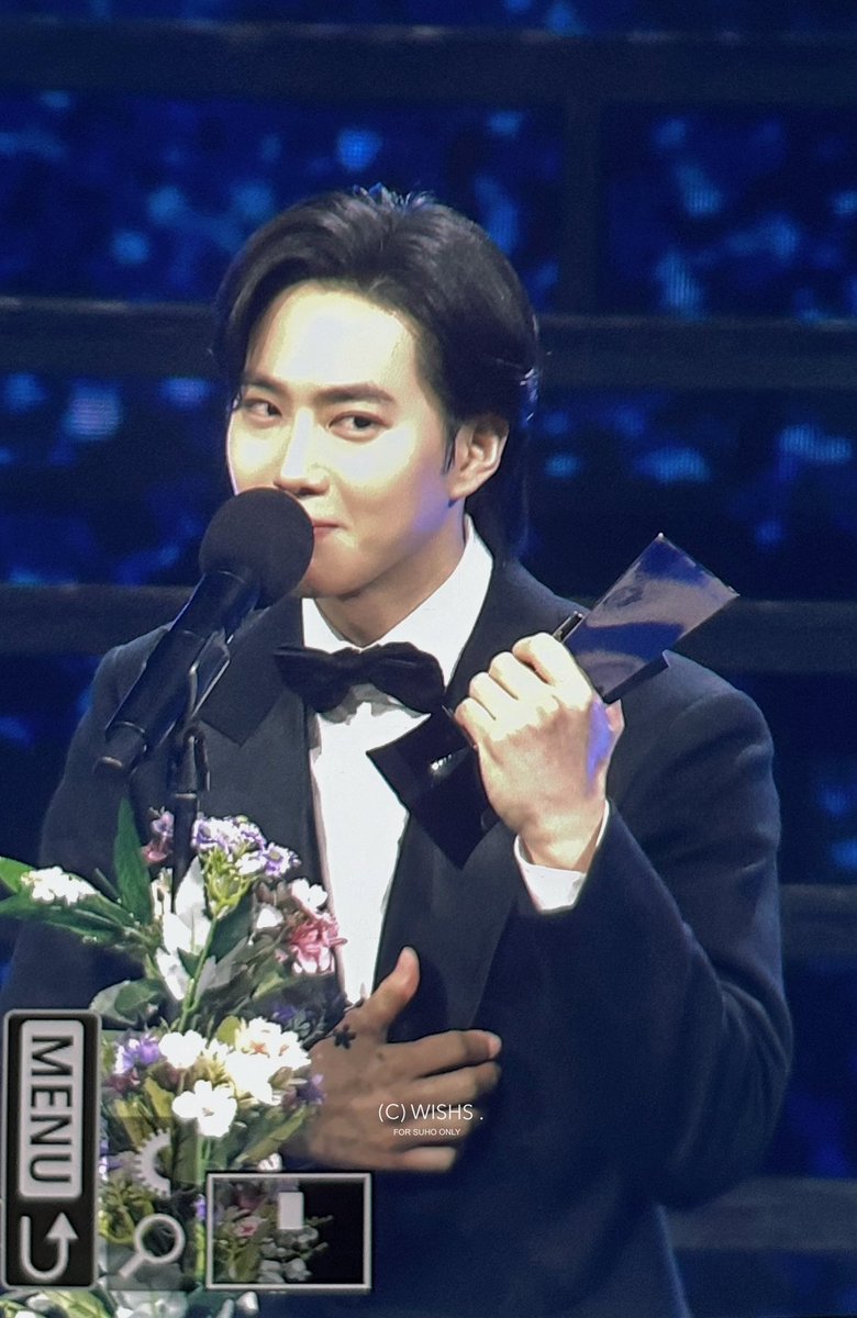 wishs0522's tweet photo. 231214 AAA in Philippines🇵🇭 

축하합니다! 우리 김배우님🥹🥹🥹🐰🐰🏆🏆🏆

#SuhoinAAA
#AAA2023inPH

#수호 #SUHO #준면 #김준면 #金俊勉 #スホ #EXO
@weareoneEXO https://t.co/8i7uzZqgGh