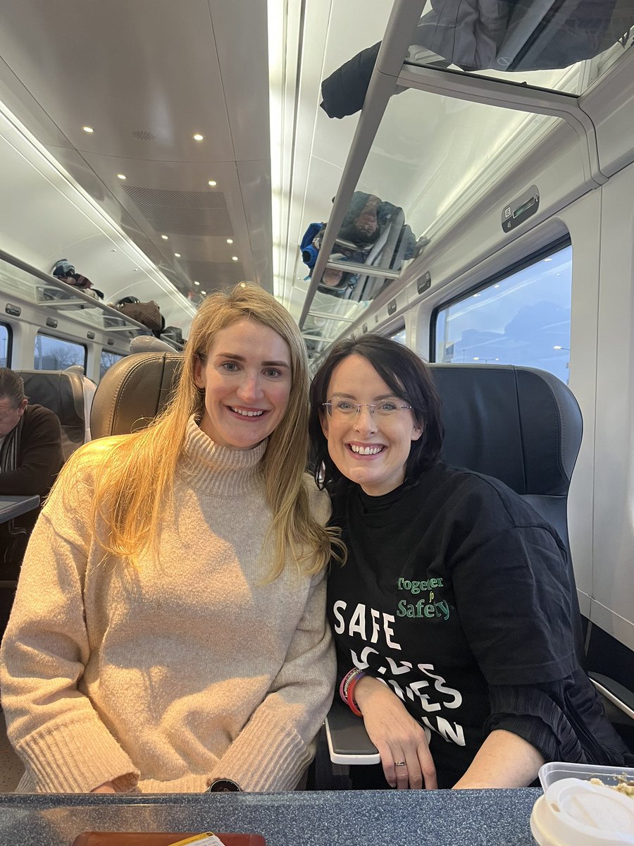 Couldn’t be more proud to head to Dublin today with my bestie @KarSugrue for the 2nd stage debate for Safe Access Zones @OireachtasNews. Well done to @together_safety @YvieNi for their hard work in ensuring people can safely access health services #SafeAccessZonesNow