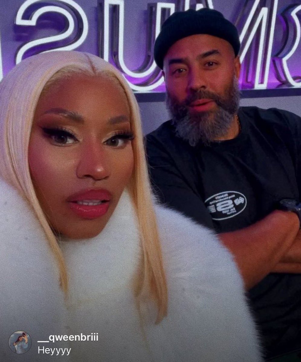 josiahdasleeze's tweet photo. #PinkFriday2era already in the works and Iโm enjoying myself hunny. Bich get into the blondeee #favnickihair https://t.co/KvbF1RFZ9y