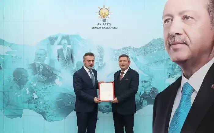 BeykozAkParti's tweet photo. Cumhurbaşkanımız Sn.@RTErdogan 'ın tensipleri, İl başkanımız Sn.@osmannnurika ’nin takdiri ile Genel Başkan Yardımcısı ve Teşkilat Başkanımız Sn.@erkankandemir aldığı mazbata ile AK Parti Beykoz İlçe Başkanlığı görevine @ozkanaydugan1 atanmıştır.

Görevinde başarılar dileriz. https://t.co/MCC8kINZPV