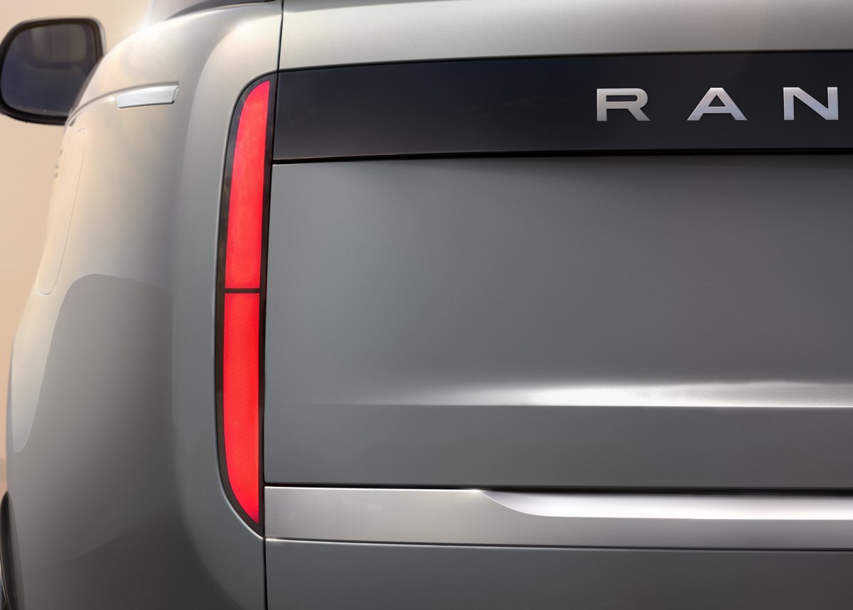 group1autouk's tweet image. The first glimpse of the New #RangeRoverElectric 👀

Range Rover Electric will deliver performance comparable to a flagship #RangeRover V8.

Are you excited for the reveal of the all-electric #LuxurySUV?