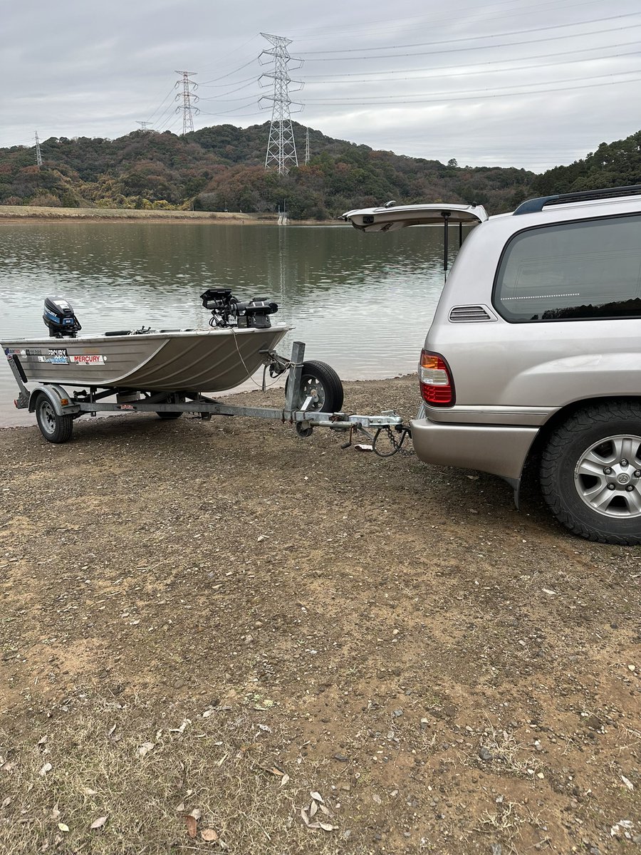 1010Torru's tweet photo. 今日はクイントレックスE13の配線やり直しと動作確認🚤端子台使っていい感じになった！ライブスコープのブラックボックスも24v化にした！
溜池で動作確認してあとは配線綺麗にして終了🙆
ステーサー400かジャビル400でてこないかな〜🙏
#クイントレックス #ウルトレックス #ジャビル400 #ステーサー400 https://t.co/DLCHCz9WLL