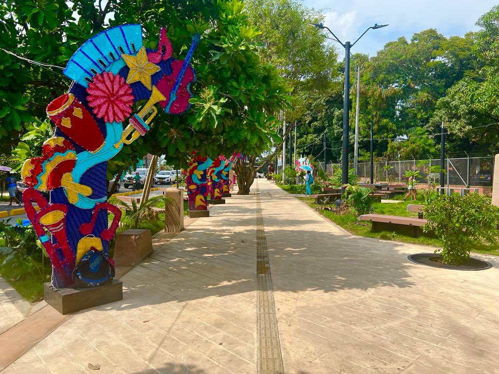 BULEVAR DEL ORIENTE, antes una zona  natural inundable, luego un caño de deplorable condición ambiental, hoy un espacio público para el deporte, la cultura, y la Felicidad! #cualciudaddestruida
<a href="/DagmaOficial/">DAGMA</a>  <a href="/AlcaldiaDeCali/">Alcaldía de Cali</a> <a href="/JorgeIvanOspina/">Jorge Ivan Ospina</a>