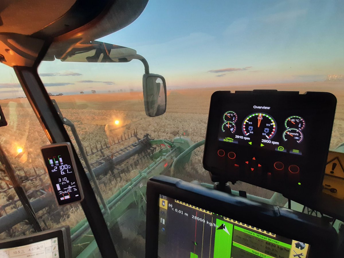 teasy64's tweet image. Very happy with the JD S series upgrade kit on our #SeedTerminator. Nicer to use, &amp;amp; aside from when tryed to harvest a patch of Whip Thistle in Lentils at full speed 🙄, no belt slippage at all so far. Great job #SeedTerminator 👍