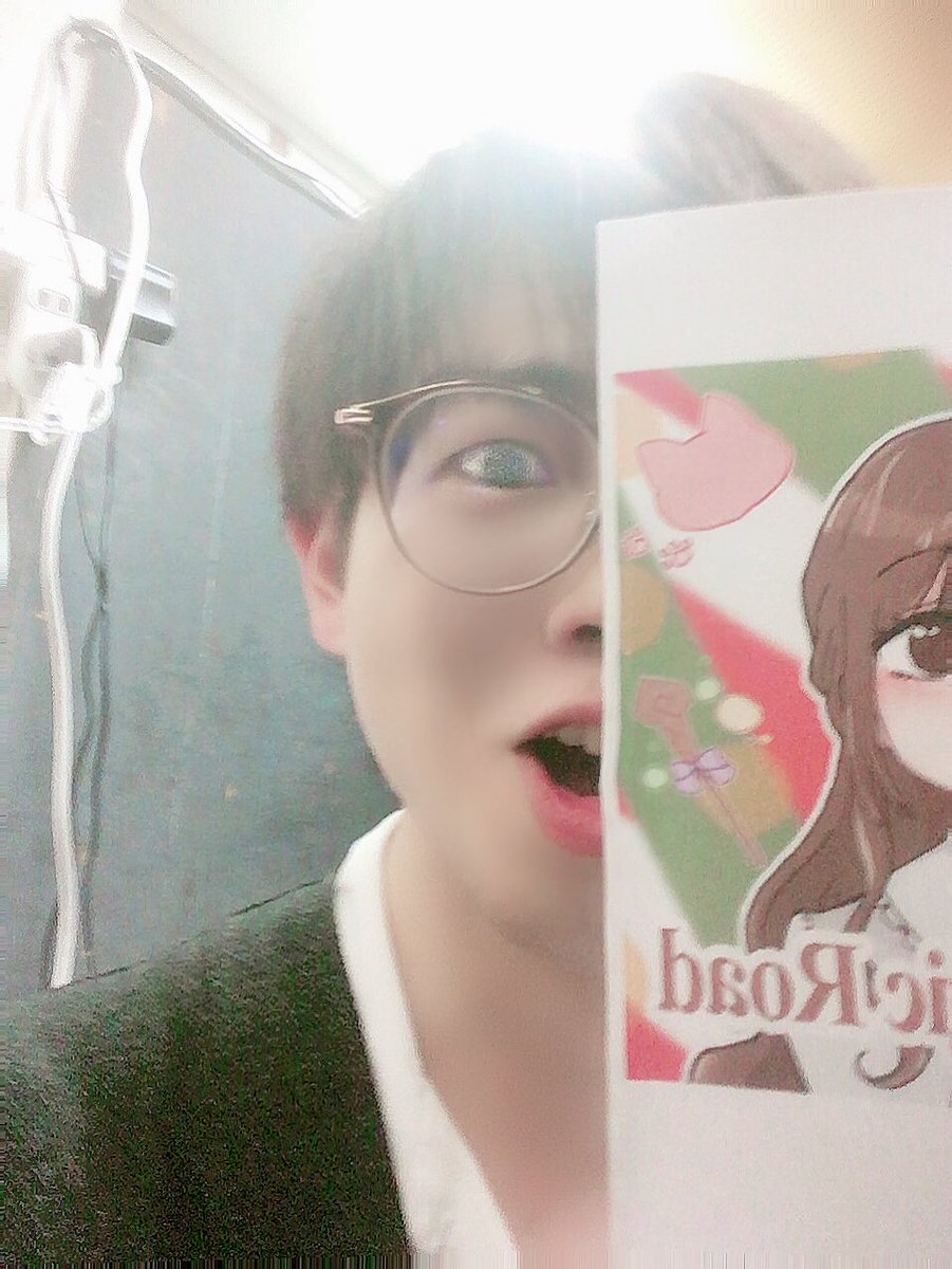 urajiro__dayo's tweet photo. これは5役を演じた事で燃え尽きてしまいSAN値が吹き飛んだ男。
19:00〜回も間もなくですッ!
#crossmagicroad
#RB12 https://t.co/70Fqe0457l