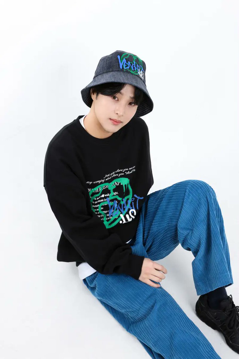 Kkorepo's tweet photo. 【情報】元NIKのメンバーで現在 #PLAYBACK7_project で活躍中の「#ヒョンス」と、ユニークなグラフィックが人気のブランド「#VENHIT（#ベンヒット）」のコラボレーション商品が60％にて発売！
https://t.co/NBO2F7obWE https://t.co/PLYRaDnGBX