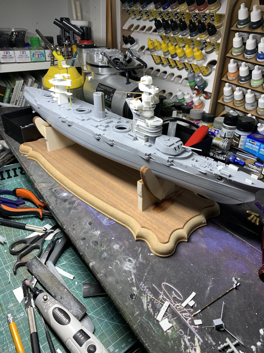 CptDallas202's tweet photo. Current project. I had a Mapat battleship kit so me being me..I am converting her to Soviet Battleship the ‘ October Revolution ‘ 
Thought it would be fairly straight forward..at first but as usual oh no. Ak brass pipes and plastic card save the day as usual. https://t.co/pt28RpO2aA