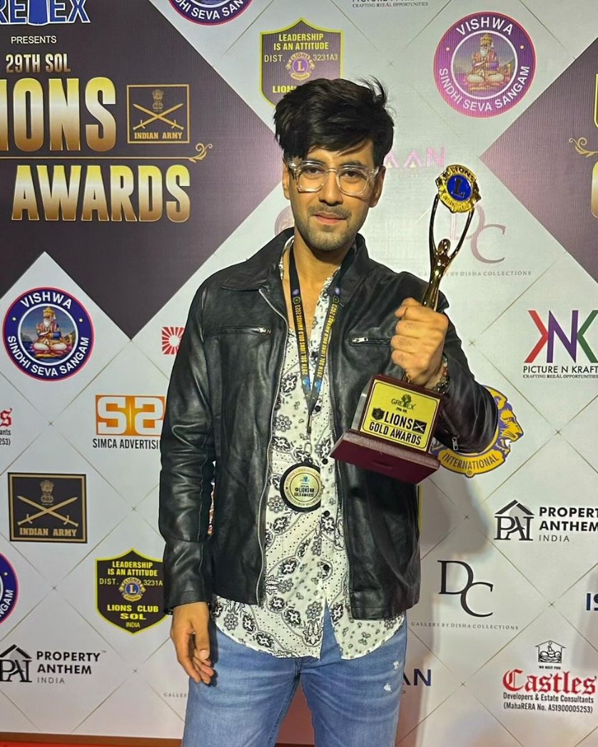 talkingbling's tweet image. Congratulations to Karanvir Sharma aka our Haider from Prateek Sharma&apos;s show Rabb Se Hai Dua for winning the Best Popular Actor Award at Lions Gold Awards for Rabb Se Hai Dua❤️❤️
.
.
.
.
#haider #prateeksharma #studiolsd #rabbsehaidua #talkingbling