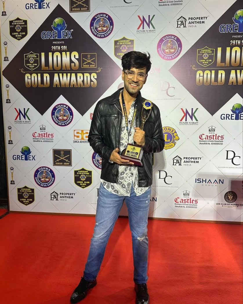 talkingbling's tweet image. Congratulations to Karanvir Sharma aka our Haider from Prateek Sharma&apos;s show Rabb Se Hai Dua for winning the Best Popular Actor Award at Lions Gold Awards for Rabb Se Hai Dua❤️❤️
.
.
.
.
#haider #prateeksharma #studiolsd #rabbsehaidua #talkingbling