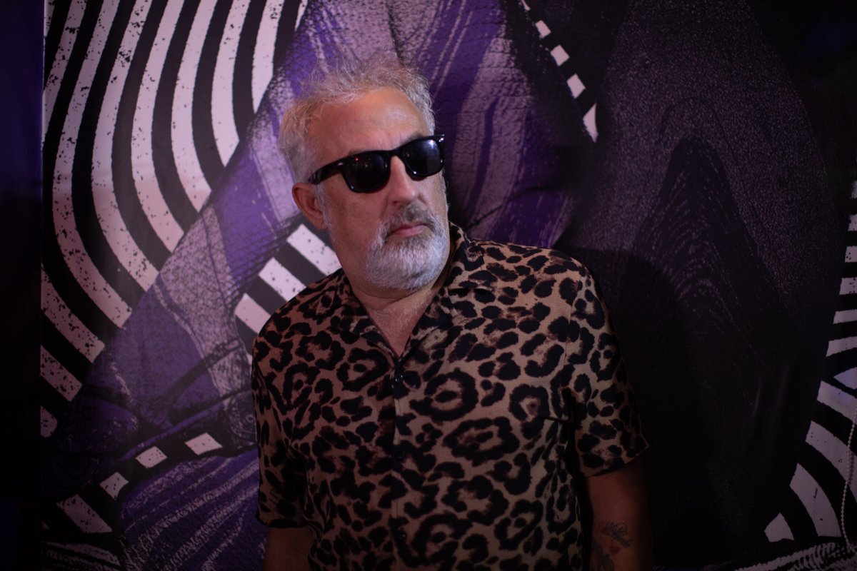 Hoy en Córdoba, entrada libre. Sala Josefina Molina de la Filmoteca 20:45.
Y este viernes en #madrid y #barcelona <a href="/CinesVerdiMad/">Cines Verdi Madrid</a>  <a href="/cinesverdibcn/">Cines Verdi Bcn</a> , proyecciones de 
"La importancia de llamarse Ernesto y la gilipollez de llamarse Eric"
<a href="/elbardeeric/">El Bar de Eric</a>