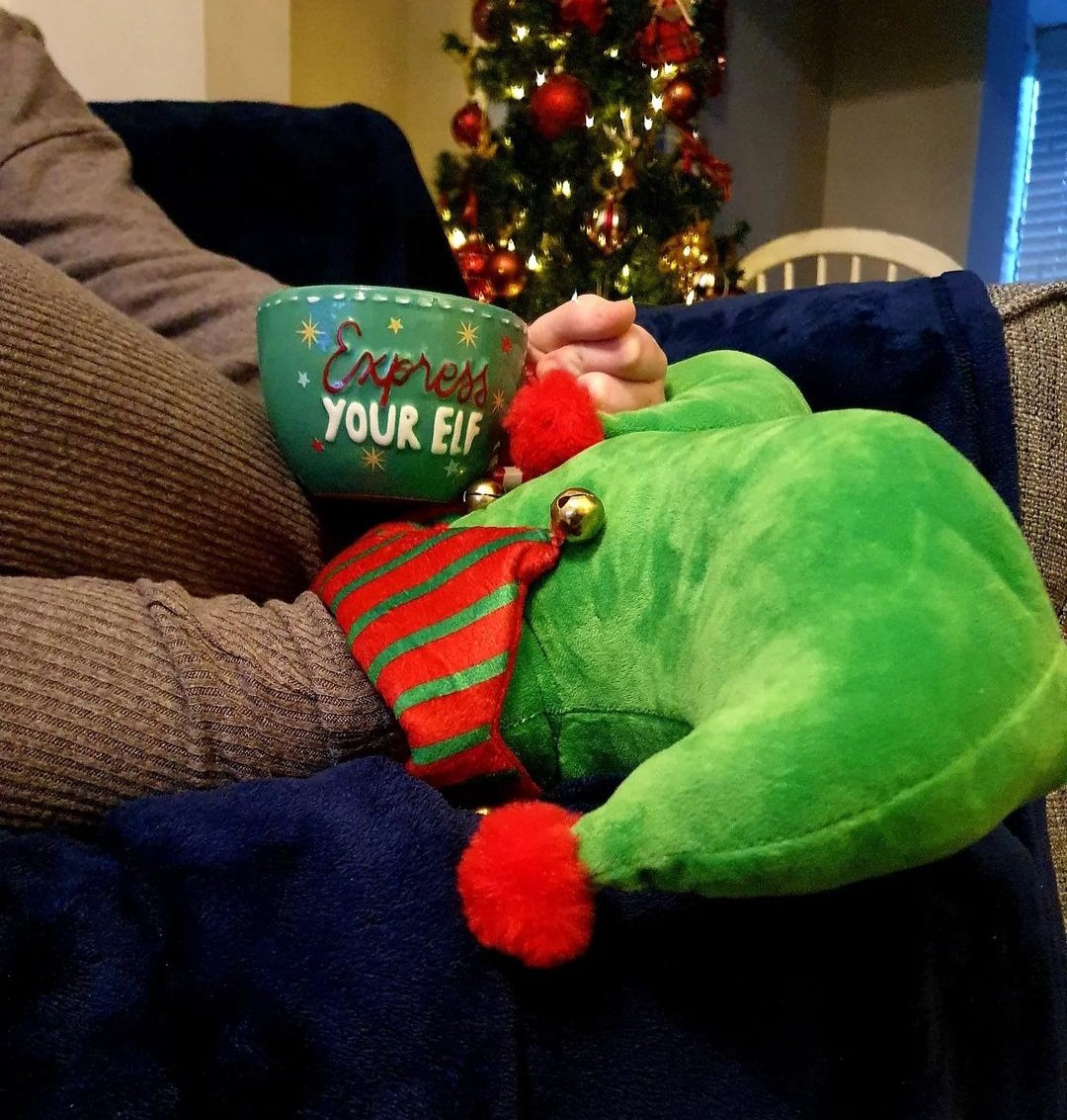 greatcoffeehcc's tweet photo. Espresso your inner elf this Christmas ๐
๐งก Henryโs Coffee
https://t.co/Yy5c6idvE1
#coffeelover #elf #cosyup #coffee #christmascoffee #styleshoot #elfshoes #snuggleup #coffeetime #coffeeaddict #coffeesupplier #catspyjamas #deliciousbeans #standout https://t.co/TLXtnPnm1t