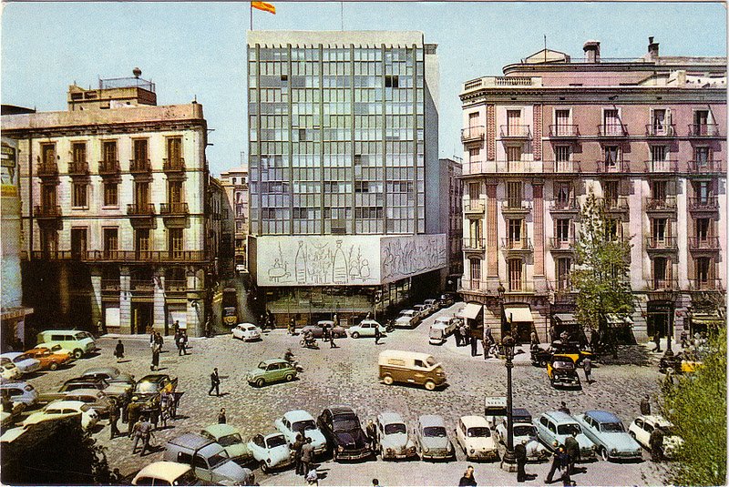 JoseLuisSTAP's tweet photo. #TalDiaComAvui 14 de desembre de 1973, #Barcelona crea la 1a #Superilla a Portal de l'Àngel.
500 comerciants s'oposen a que els clients no puguin arribar en cotxe a la botiga.
Una enquesta d'un gran magatzem afectat mostra el #veïnat àmpliament a #favor de #restringir cotxes https://t.co/Ede83iPGgn