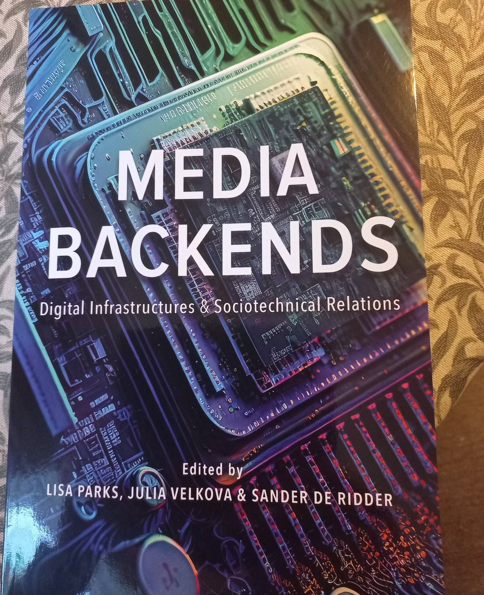 Perfect Xmas gift 🎁 😎 Just arrived, excellent book on media infrastructures, AI and hidden tech of media eds by Lisa Parks <a href="/jvelkova/">Julia Velkova</a> @SsanderDr . My chapter focuses on initiatives to repair algorithms and platform environment  towards public good. Brilliant chapters from