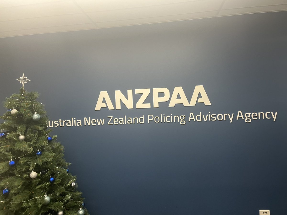 beckyphythian's tweet photo. What an amazing few weeks in Perth, Sydney, Canberra &amp; Melbourne! 🤩

We had the opportunity to present our #UKRIFLF research at the @AIC &amp; @anzsoc, as well as meeting w/academics &amp; practitioners to further our understanding of info sharing in Australia

@UKRI_News @ehu_lcp

⬇️ https://t.co/RZztzgMney