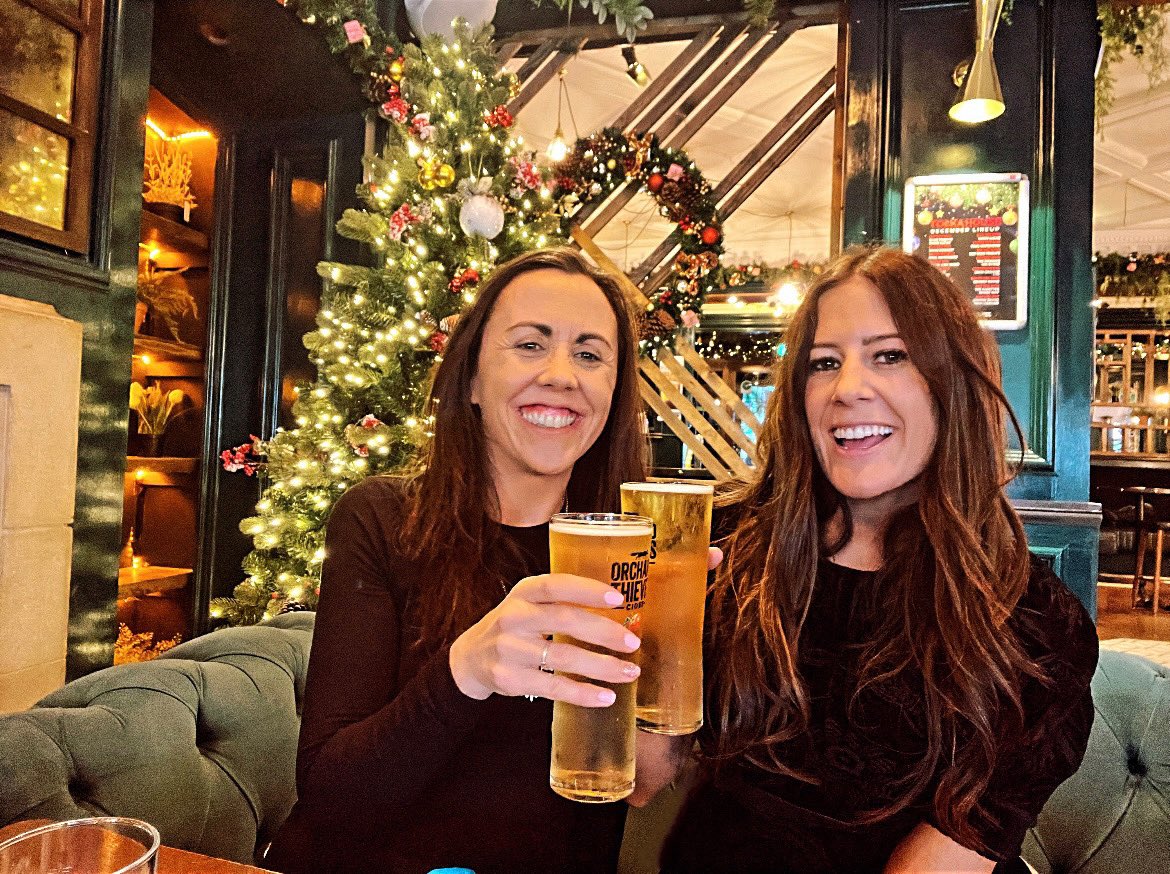 Fully recommend a pub-crawl through Dublin at Christmas. 🇮🇪🍻