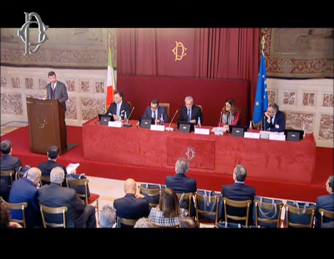 Montecitorio's tweet photo. Nella Sala della Regina la presentazione del "Rapporto Inapp 2023". Intervengono il presidente della Commissione Lavoro della Camera, @w_rizzetto e la Ministra Marina Elvira Calderone - @MinLavoro. Svolge la relazione il presidente dell'@InappGov, Sebastiano Fadda. https://t.co/II3QCZWCA2