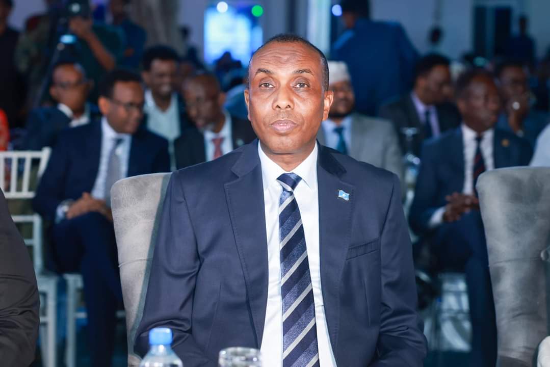 shamuu2013's tweet photo. Milestone achievement for somalia Hambalyo his excellency the president and the prime minister@OPM, @UNWomen_Somalia ,@@UNSomalia @UNDPSomalia ,@US2SOMALIA https://t.co/7ZMSfBI2cp