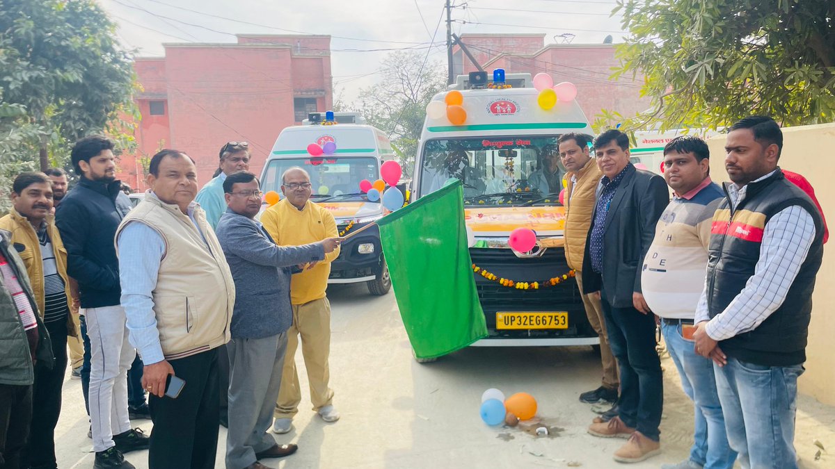 CmoBaghpat's tweet photo. राज्य सरकार के द्वारा जनपद को मिली 8 नई 102 एम्बुलेंस की सौगात,बागपत जनपद मे संचालित 102 की कुल 17 एम्बुलेंस मे  से लाइफ ओवर हो चुकी पुरानी 8 (102) एम्बुलेंस की जगह शासन से 8 नई (102) एम्बुलेंस  प्राप्त हुई है! जिनको फीता काटते हुए हरी झंडी दिखाई गयी! @BagpatDm @brajeshpathakup https://t.co/apTsRu3zPP