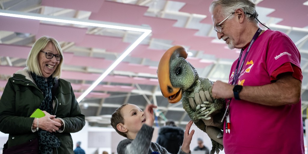 It's Christmassss!😄 The Christmas holidays start tomorrow and we are beyond excited!🎅🎄

Looking for ways to make this Christmas extra magical? Add science and dinosaurs to the festive celebrations! Visit us for roar-cus fun at Science Dino-mite: winchestersciencecentre.org/whats-on/scien…