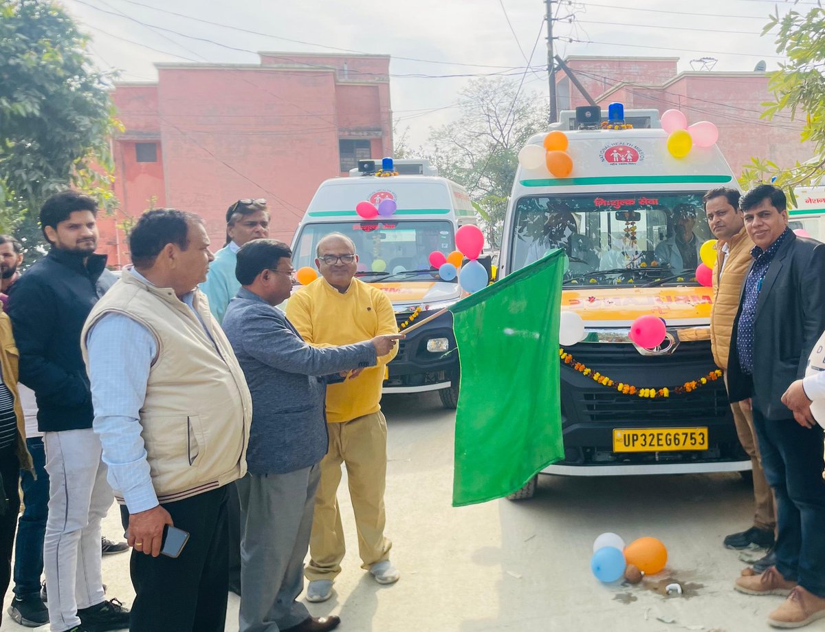 CmoBaghpat's tweet photo. राज्य सरकार के द्वारा जनपद को मिली 8 नई 102 एम्बुलेंस की सौगात,बागपत जनपद मे संचालित 102 की कुल 17 एम्बुलेंस मे  से लाइफ ओवर हो चुकी पुरानी 8 (102) एम्बुलेंस की जगह शासन से 8 नई (102) एम्बुलेंस  प्राप्त हुई है! जिनको फीता काटते हुए हरी झंडी दिखाई गयी! @BagpatDm @brajeshpathakup https://t.co/apTsRu3zPP