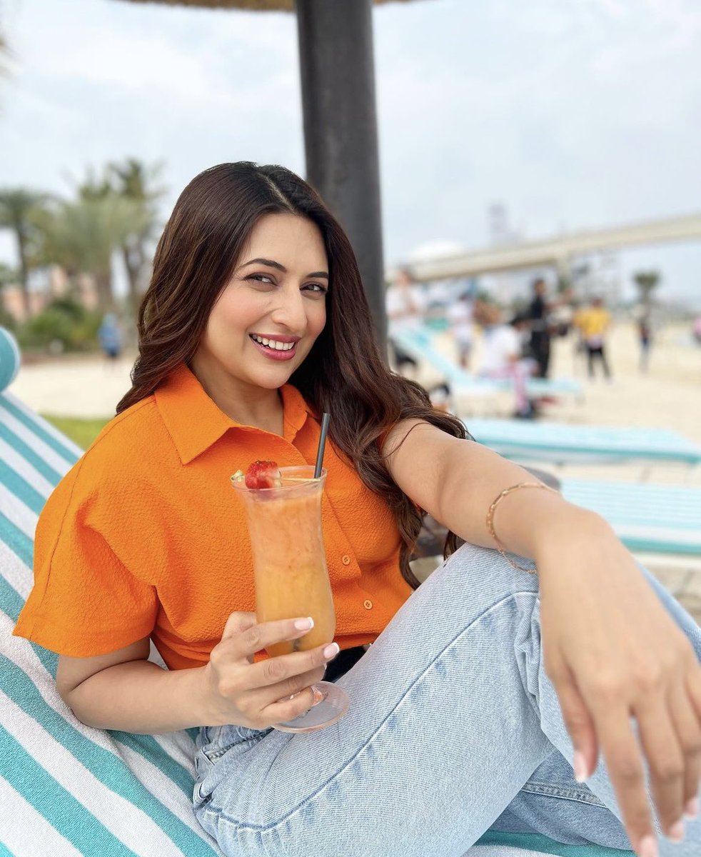 DivekMyStar's tweet photo. Happy birthday D !!❤️ @Divyanka_T 
I hope your special day is filled with joy, laughter, and amazing opportunities. I want to express my appreciation for the joy and inspiration you bring to so many lives. Continue shining brightly! ☀️🥳
#DivyankaTripathi https://t.co/SaU3KgFHB8