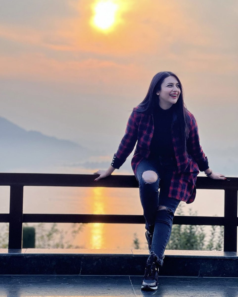 DivekMyStar's tweet photo. Happy birthday D !!❤️ @Divyanka_T 
I hope your special day is filled with joy, laughter, and amazing opportunities. I want to express my appreciation for the joy and inspiration you bring to so many lives. Continue shining brightly! ☀️🥳
#DivyankaTripathi https://t.co/SaU3KgFHB8