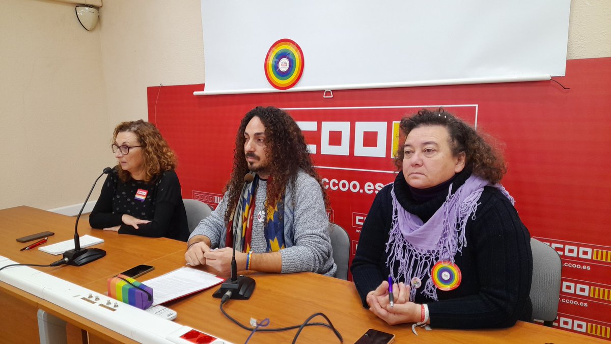 educacio_ccoopv's tweet photo. Comença la roda de premsa d'@educacio_ccoopv per denunciar la paràlisi judicial i per part de l'administació educativa per a determinats delictes d'odi per part de la ultradreta a l'àmbit educatiu de la nostra autonomia. Amb @XeloValls @IDescals https://t.co/gu0P1TUhKK