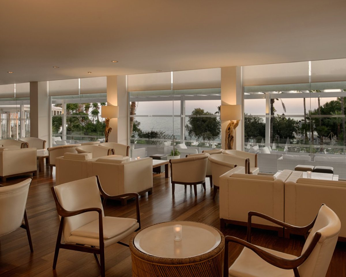 Discover the epitome of sophistication at Ulysses Bar, which beckons you to celebrate life's precious moments 🥂

bit.ly/45mVW1j

#GrecianSands #GrecianHotels #Cyprus #Vacation