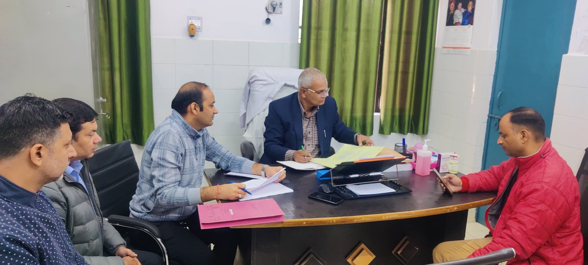 अपर मुख्य चिकित्सा अधिकारी डॉ0 गजेंद्र सिंह की उपस्तिथि में आज सी0एच0सी0 सरूरपुर कलां पर मॉकड्रिल संपन्न की गई और अस्पताल में दी जा रही सभी सुवधाओ और संसाधन की समीक्षा कर आवश्यक निर्देश दिए <a href="/BagpatDm/">DM Baghpat</a> <a href="/diobaghpat/">कार्यलय जिला सूचना अधिकारी बागपत</a> <a href="/brajeshpathakup/">Brajesh Pathak</a> <a href="/DyCMGoUP/">Dy Chief Minister GoUP</a> <a href="/mansukhmandviya/">Dr Mansukh Mandaviya</a> <a href="/nhm_up/">NHM UP</a> <a href="/SagarThakurDEO/">SAGAR THAKUR - DEO</a>