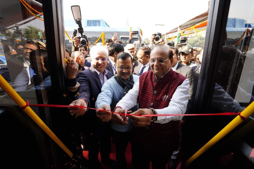 👉CM अरविंद केजरीवाल जी ने दिल्ली की सड़कों पर 500 नई आलीशान Electric बसों को दी हरी झंडी। 

👉इसके साथ ही दिल्ली बना भारत में सबसे ज़्यादा Electric बसों वाला शहर।

🥇 देश में 1300 Electric बसें आज केवल दिल्ली में हैं।

🔌 #KejriwalEVRevolution 🔌