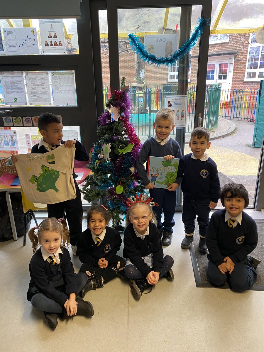 PrestonParkPrim's tweet image. Thank you @waitrose for the lovely Christmas books! The children cannot wait to read them! #christmastime #Eyfsfun #Snapperbook #LearningTodayLeadingTomorrow