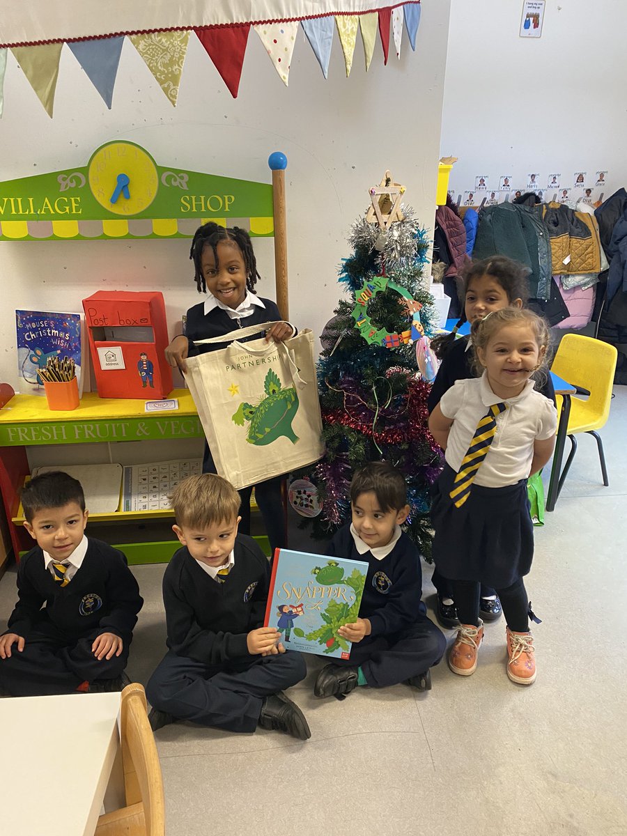 PrestonParkPrim's tweet image. Thank you @waitrose for the lovely Christmas books! The children cannot wait to read them! #christmastime #Eyfsfun #Snapperbook #LearningTodayLeadingTomorrow