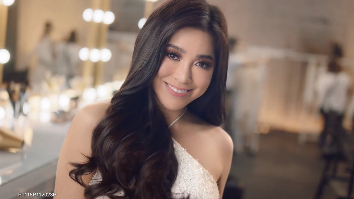 OfcMoisters_'s tweet photo. Introducing your new Pantene girl, Moira 🤍 @moiradelatorre @panteneph 

#MOIRAforPANTENE #MOIRAStrongerWithPantene https://t.co/e55WMYiquG