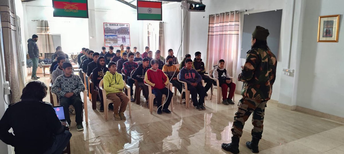 VadiyeK's tweet photo. #IndianArmy organised a lecture for the students of #Watchi, #Pulwama on the occasion of ‘#NationalEnergyConservationDay; students were briefed about the importance of #energy conservation for society and nation followed by a quiz competition
@ChinarcorpsIA
@adgpi https://t.co/ofvQruuijD