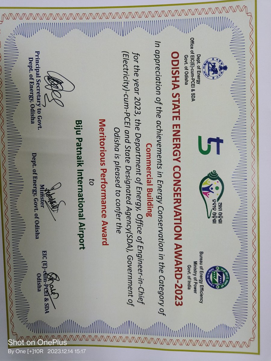 In appreciation of the achievements in energy conservation in the category of Commercial Building, B. P. I Airport , Bhubaneswar received ' Odisha State Energy Conservative Award 2023' from Dept. of Energy Govt. of Odisha. @MoCA_GoI @AAI_Official @aairhqer