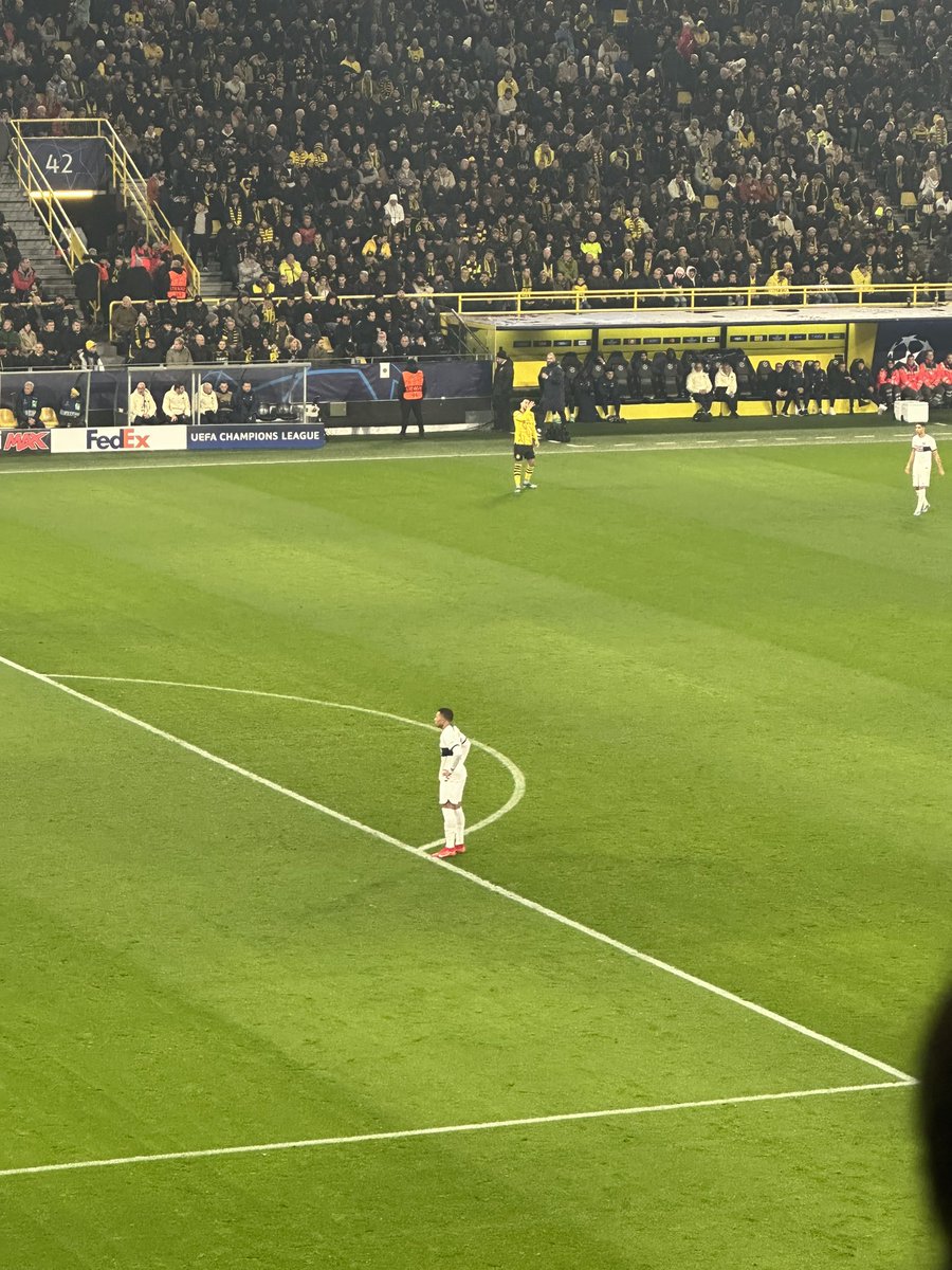 Köln Max tweet media