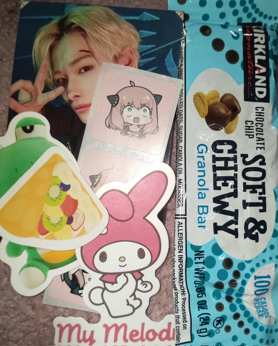 kiracartz's tweet photo. *･῾ ᵎ⌇ ⁺◦  ☕ @kungyazmail ✧.*

📦 #mails4kira
- YESSSSS, HOONKI IS HERE NA ! thank you po @kungyazmail for letting me adopt hoonki <3 sakto pa yung pagkain na freebie, tinatamad ako bumili sa labas 😜 eme, thank you po ulit >< #kyzmailproof https://t.co/w3RIHAd8sa