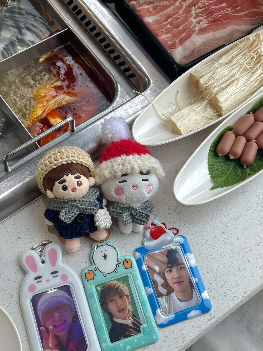 #용맹한마이쮸의온유한생일상

에리친구와 함께🐰🐧🩷

외국찡구분들이 끙끙대고있으셔서
후딱 자물쇠 풀어드리고 
다같이 받아갔다는 이야기🩵🩵