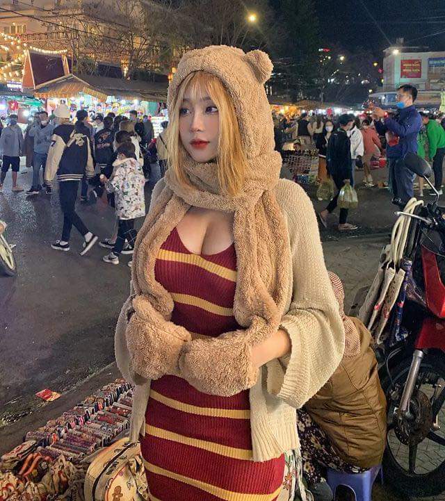 NhChut3's tweet photo. Bé gấu 🐻
#girls https://t.co/psooYqxiJG